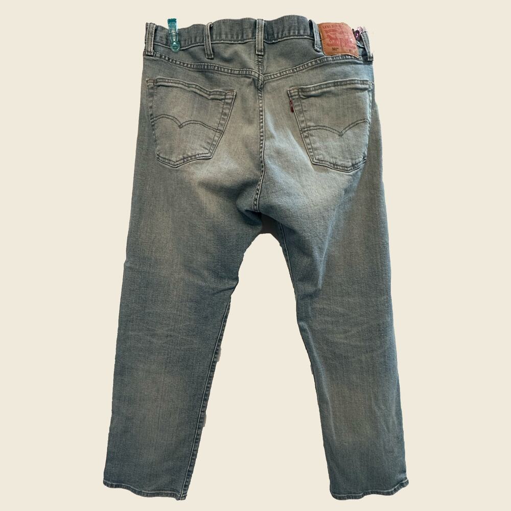 Levi’s 501 Jeans Men 38x30 Light Wash Button Fly Straight Leg Classic Denim